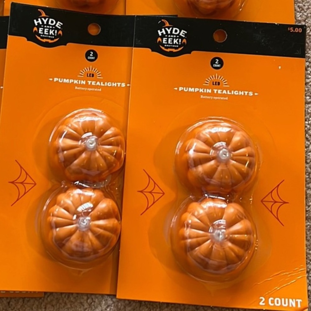 NIB 4pc Pumpkin LED Tealights
